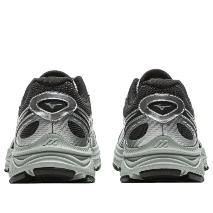 MIZUNO Racer V2 «Dark Sliver»