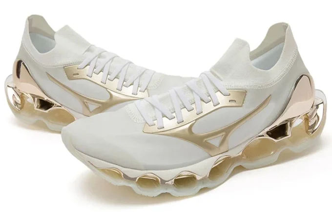 Mizuno x Sorayama Wave Prophecy «White Grey Gold»
