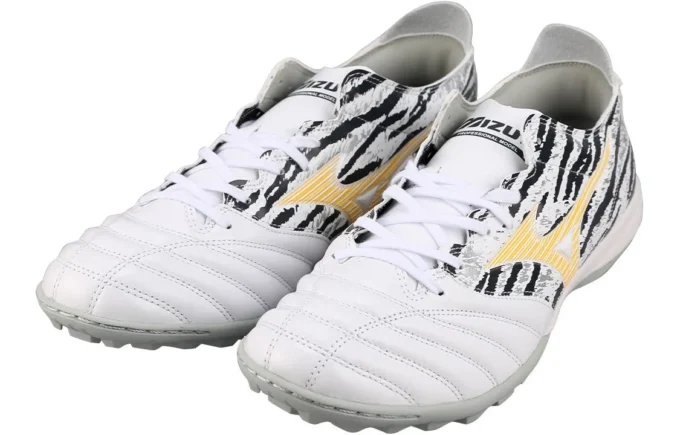 Morelia Neo 3 «White Black»