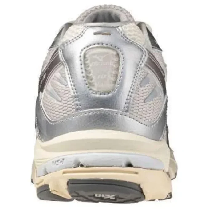 Wave Rider 10 «Metallic Snow White»